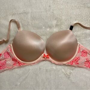 Victoria’s Secret Push-Up Bra, size 34D